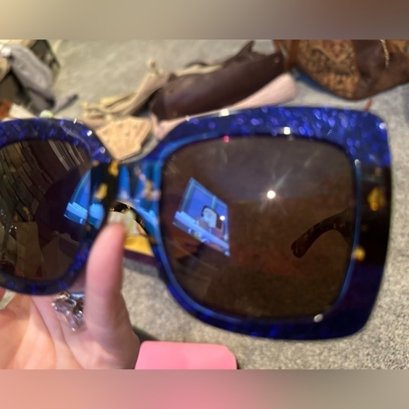 GUCCI OVERSIZED SUNGLASSES GG0083s 100% AUTHENTIC - Picture 9 of 12